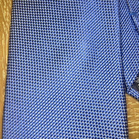 Salvatore Ferragamo Blue Silk Tie with Gift Box - Picture 8 of 10